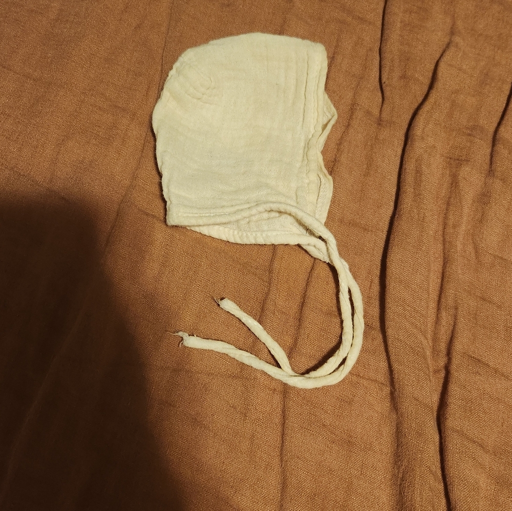 Minikane Cream Cotton Baby Bonnet